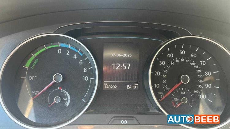 Volkswagen E-Golf 2015